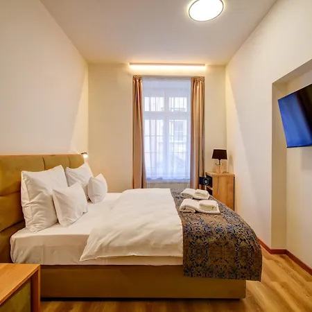 Hotel Karlova 4*