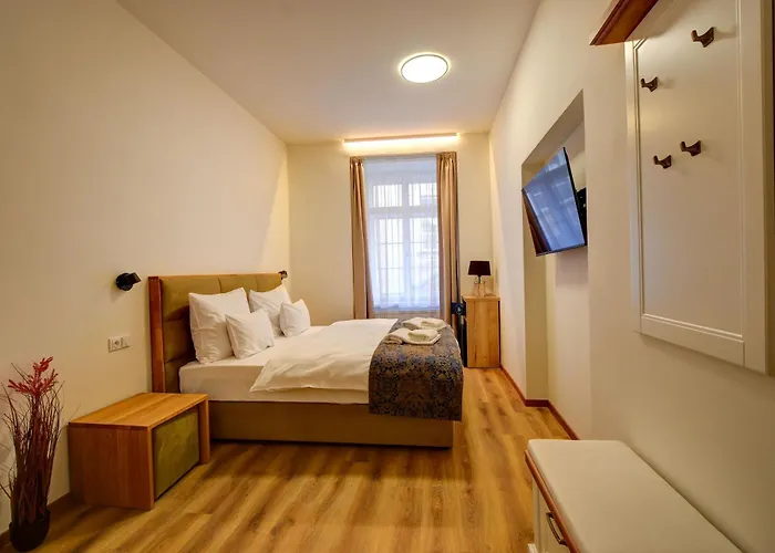 Karlova 4*