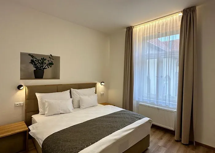 Karlova 4*