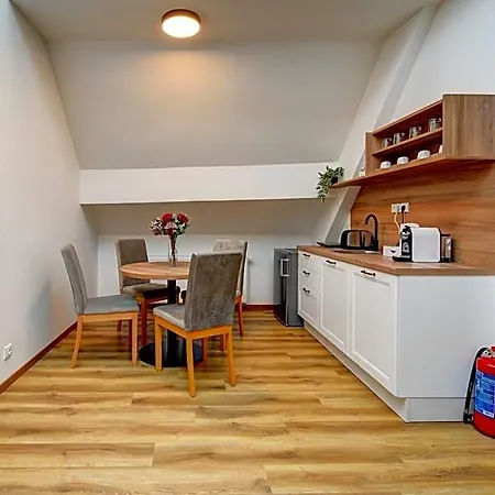 Karlova 4*
