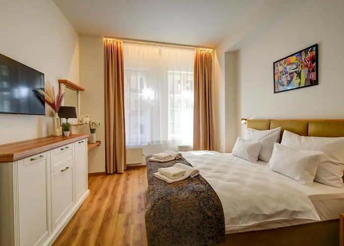 Hotel Karlova 4*