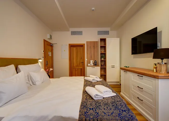 Karlova 4*