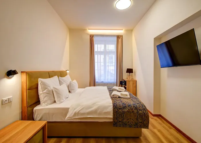 Hotel Karlova 4*