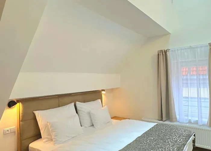 Karlova 4*