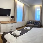 Karlova Otel