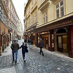 Karlova 4*