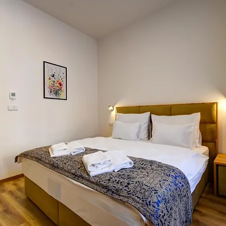 Hotell Karlova 4*